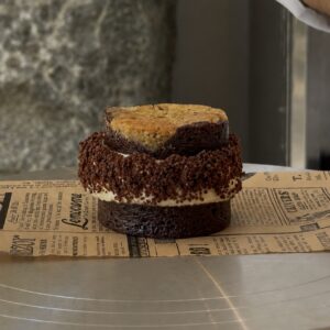 Brookie gelato sandwich